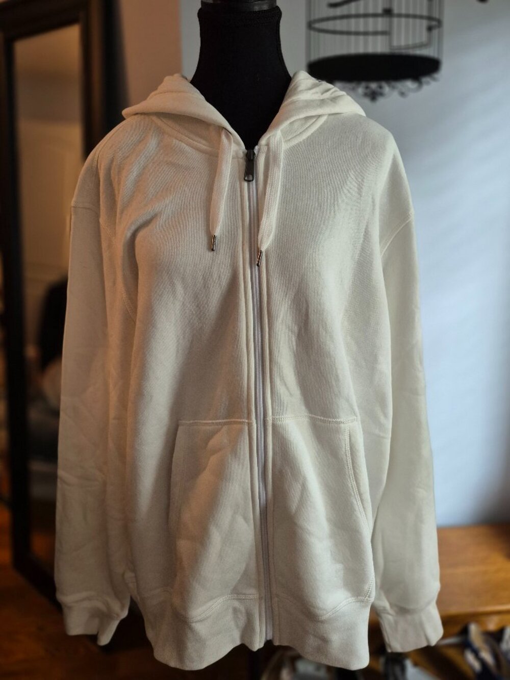 Amazon Hoodie (XL)